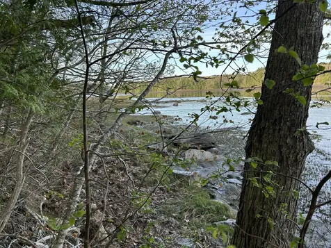 M46,L19,23 River Road Bucksport ME 04416