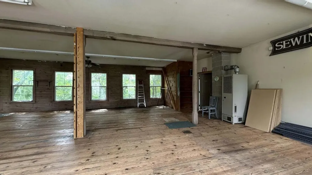 5 Starks Road New Sharon ME 04955