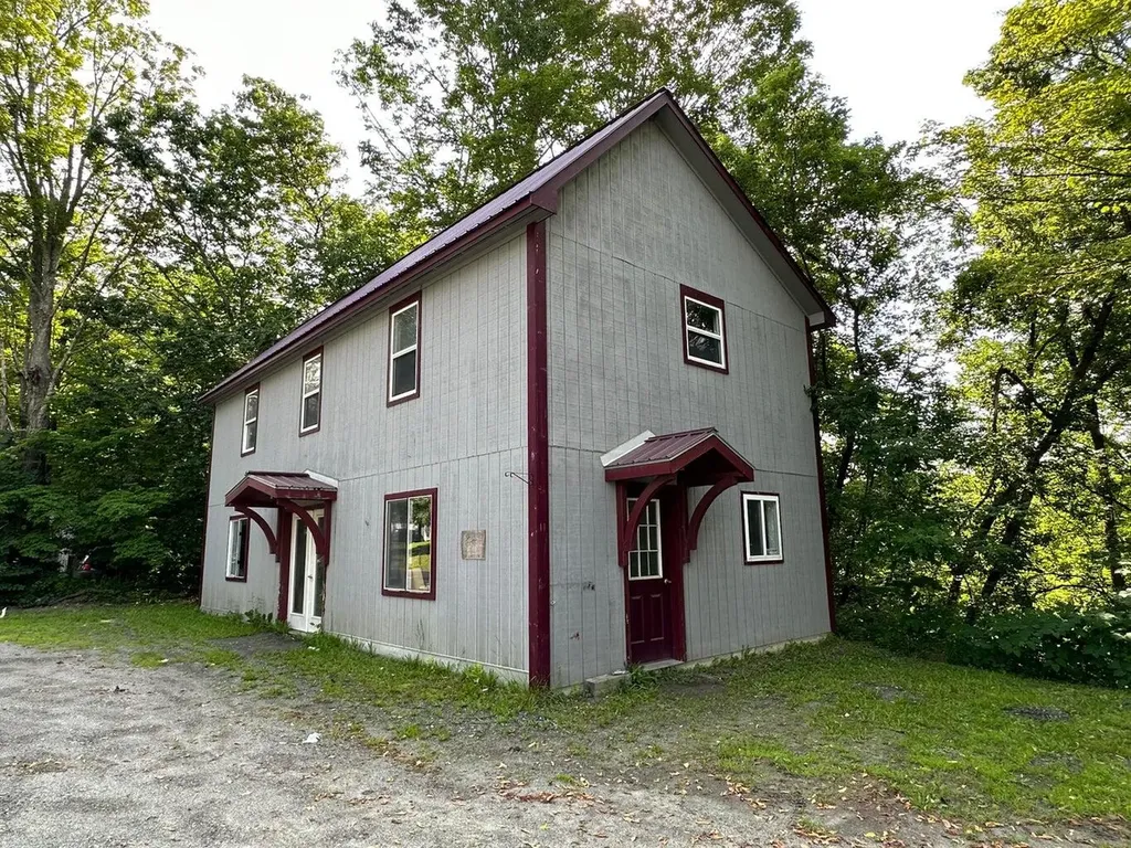 5 Starks Road New Sharon ME 04955