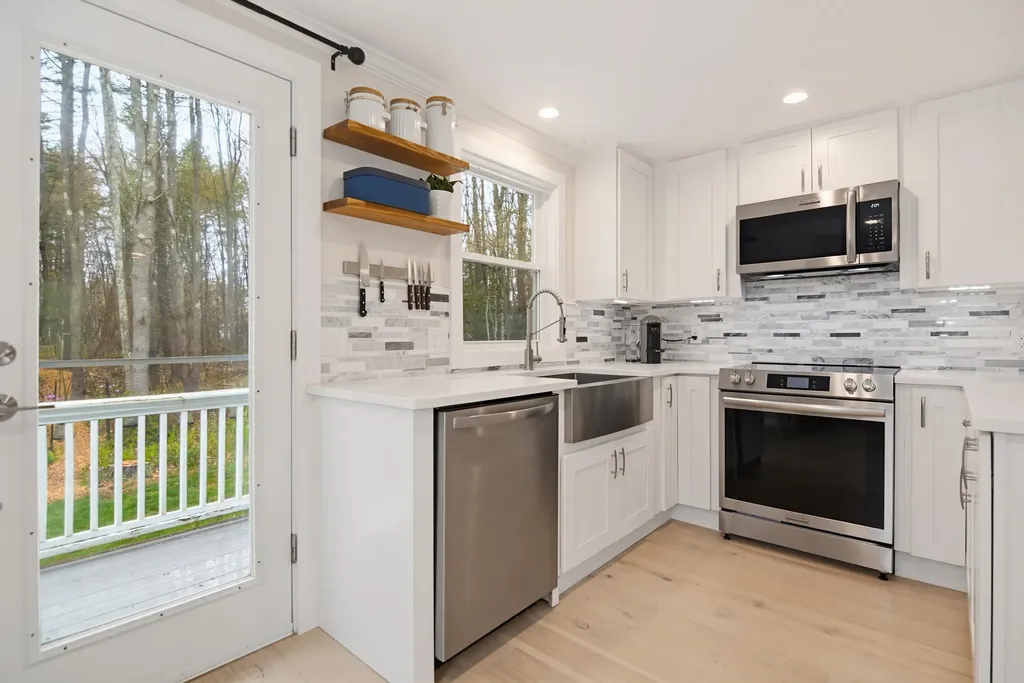 73 Autumn Lane Yarmouth ME 04096