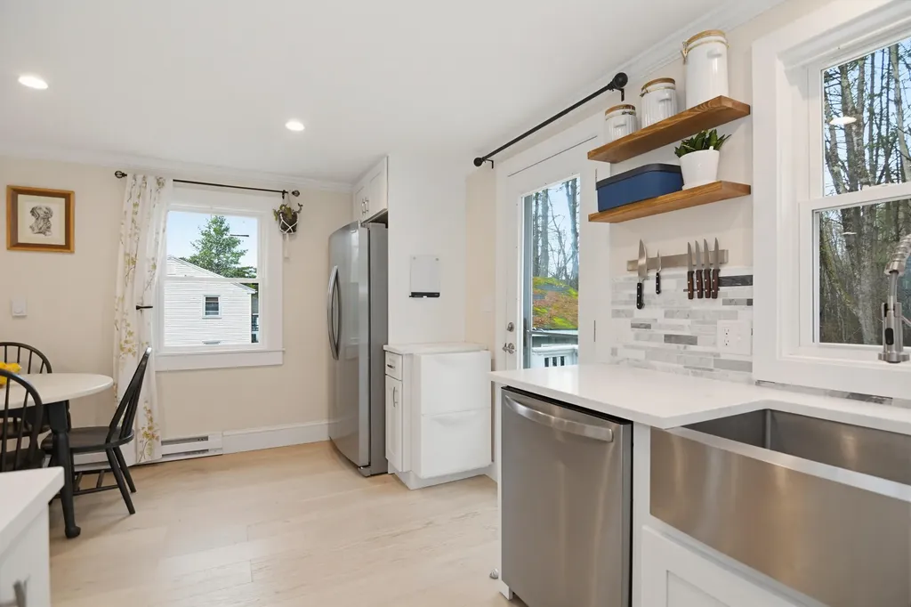 73 Autumn Lane Yarmouth ME 04096