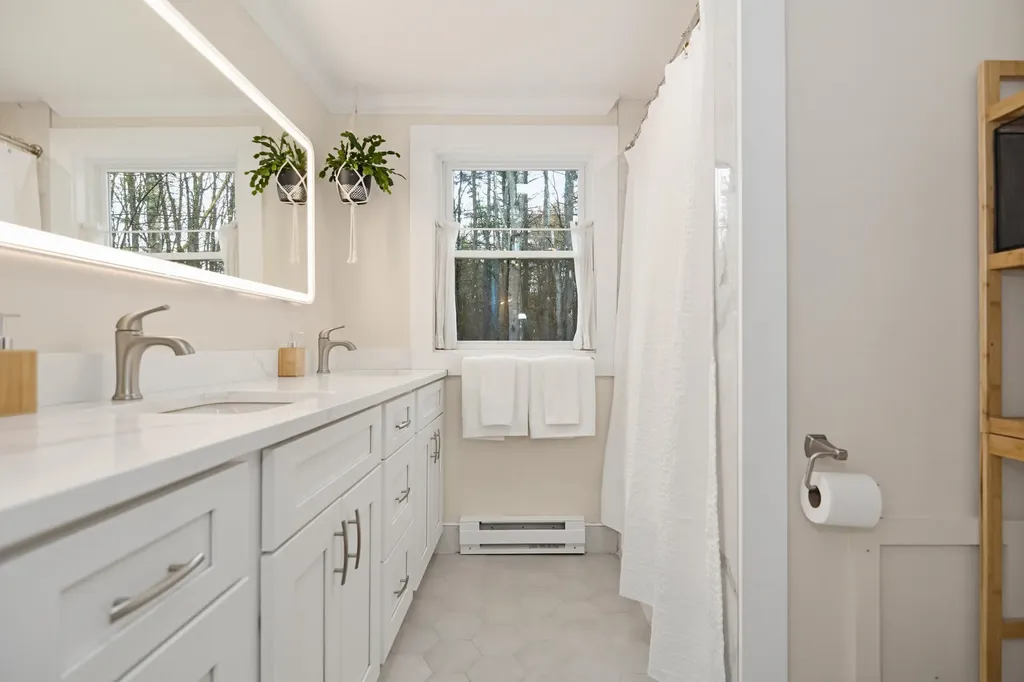 73 Autumn Lane Yarmouth ME 04096