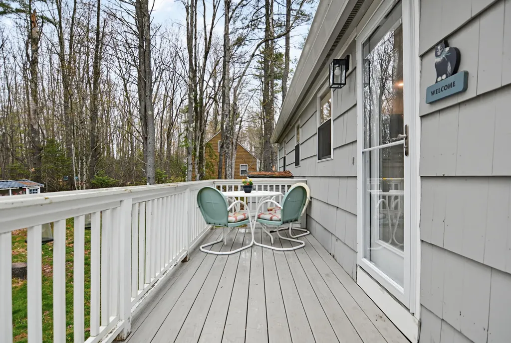 73 Autumn Lane Yarmouth ME 04096
