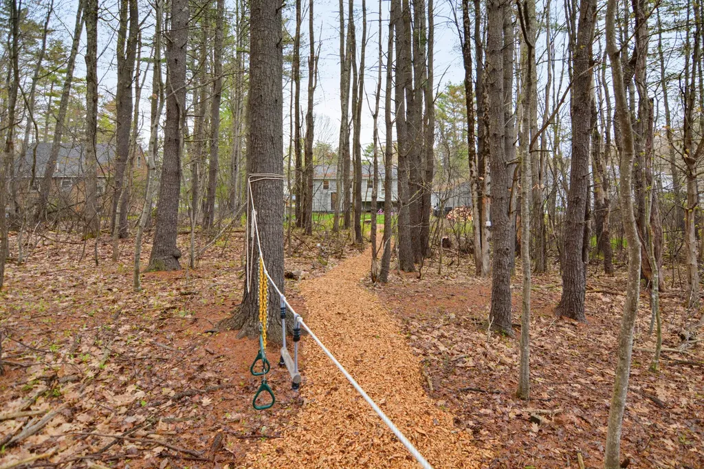 73 Autumn Lane Yarmouth ME 04096