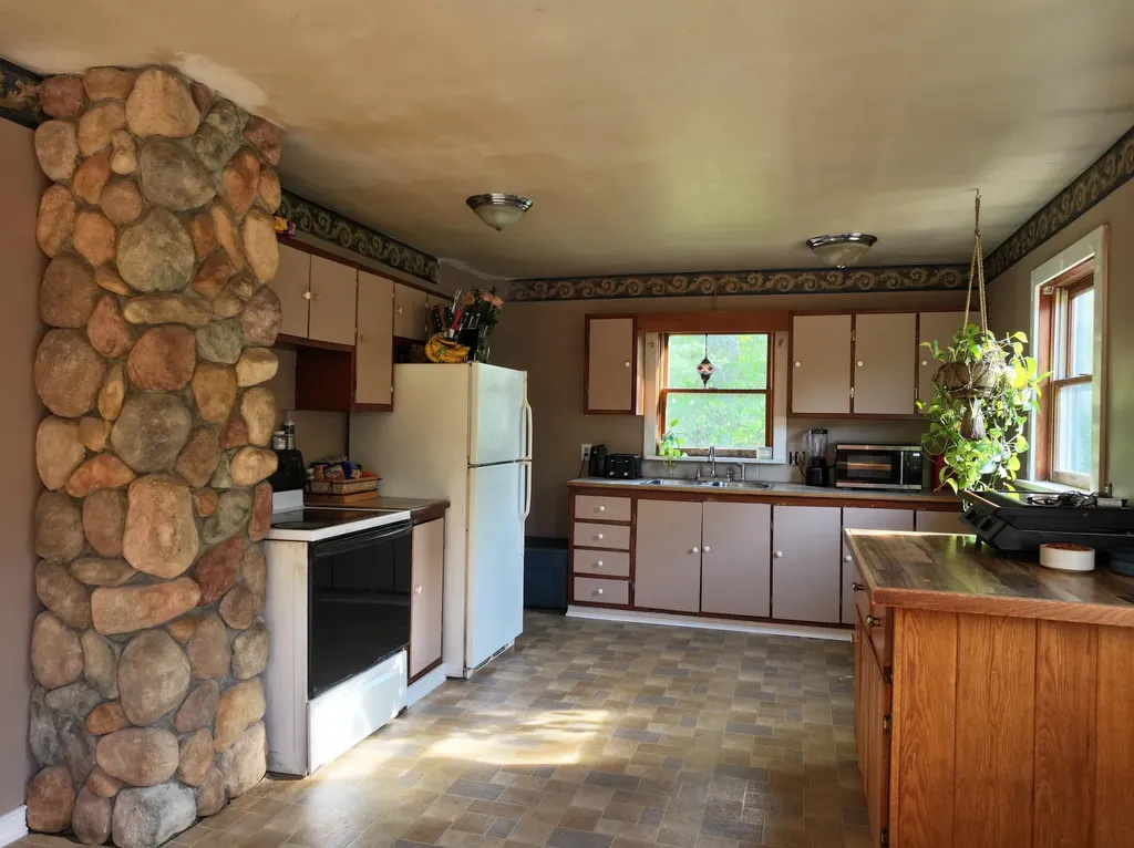 2120 Hallowell Road Litchfield ME 04350
