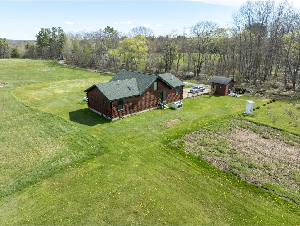24 Brown Road Richmond ME 04357
