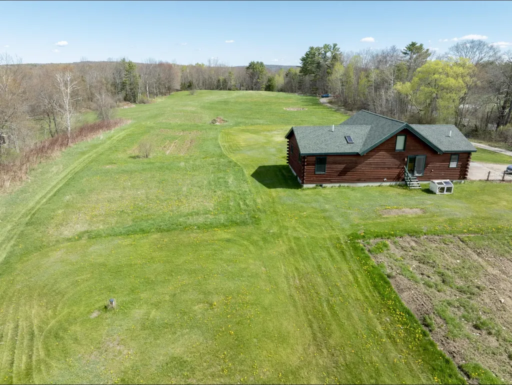 24 Brown Road Richmond ME 04357
