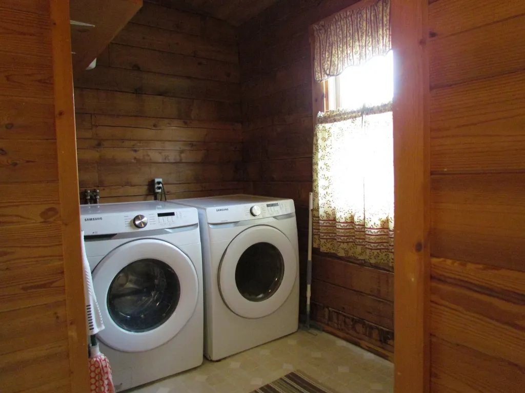 24 Brown Road Richmond ME 04357