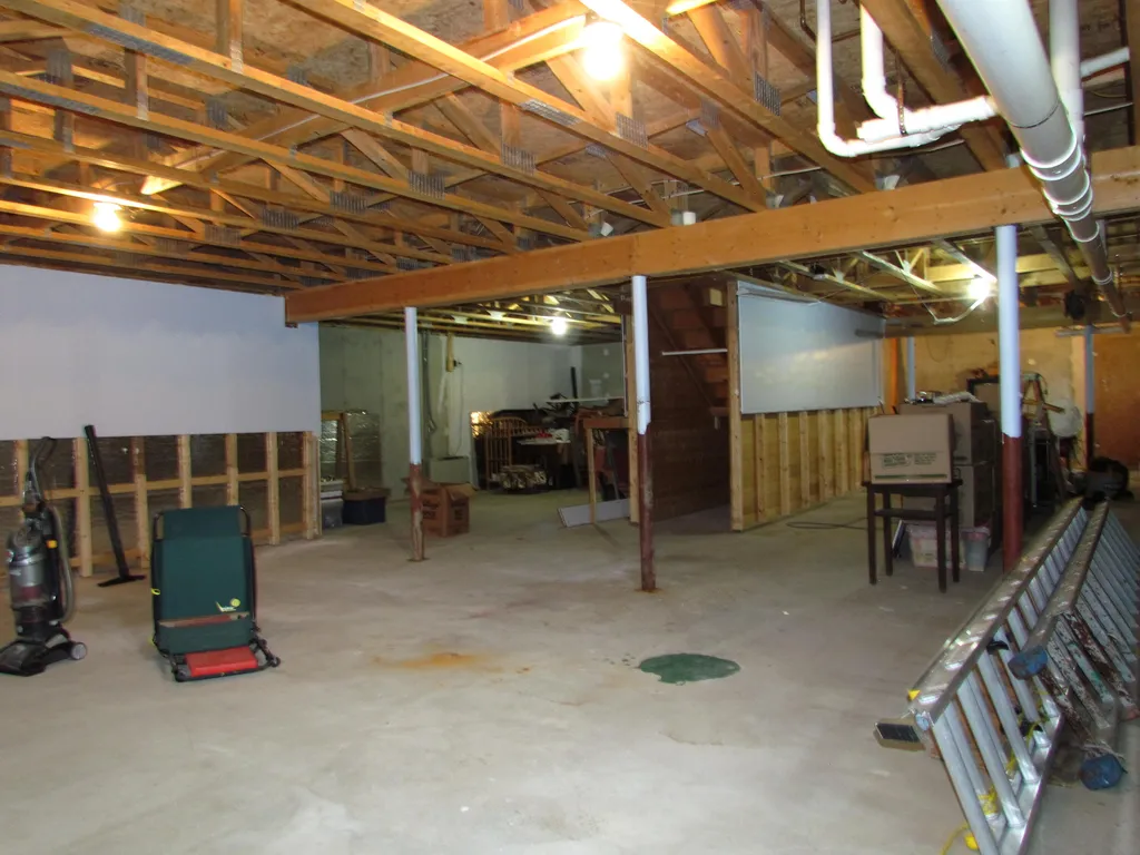 24 Brown Road Richmond ME 04357