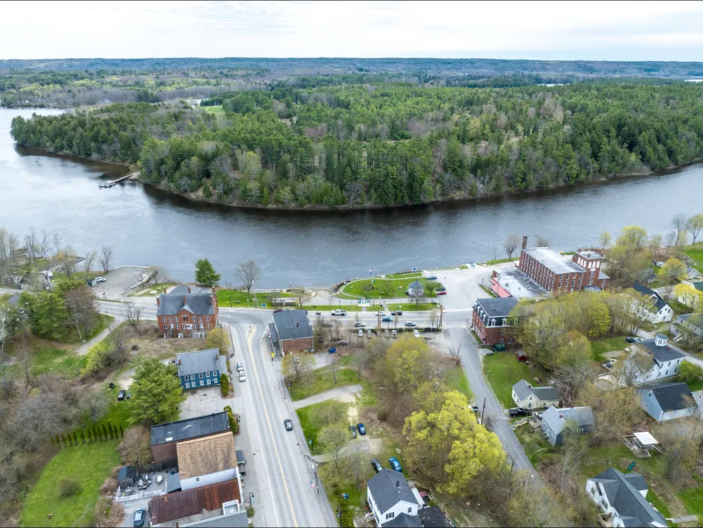 24 Brown Road Richmond ME 04357