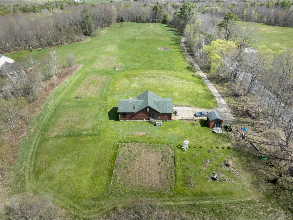 24 Brown Road Richmond ME 04357