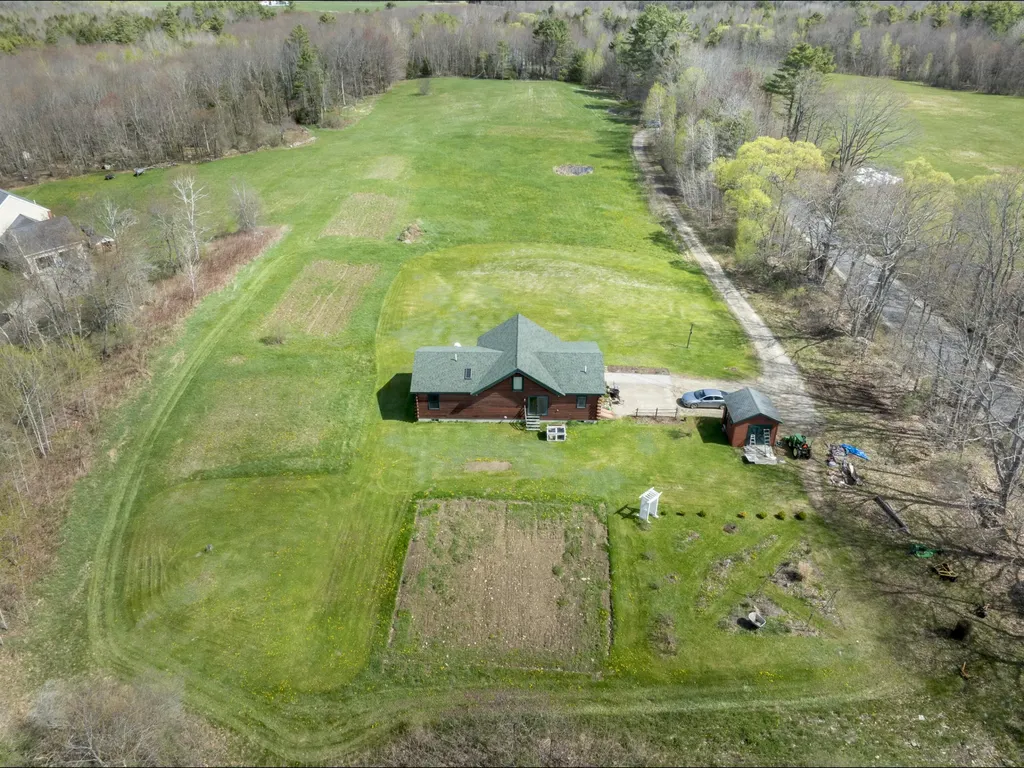 24 Brown Road Richmond ME 04357
