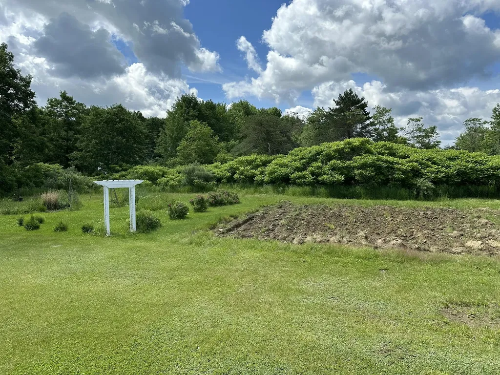 24 Brown Road Richmond ME 04357