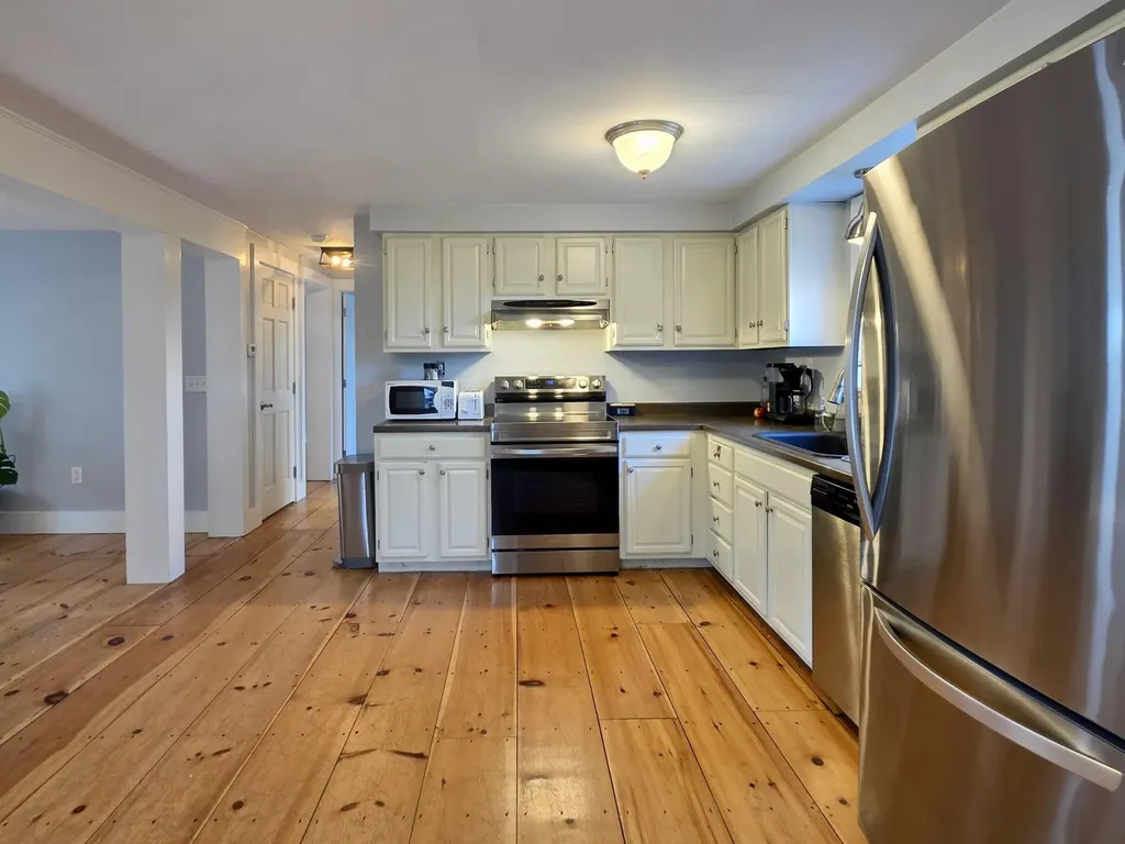 319 N Raymond Road Raymond ME 04071