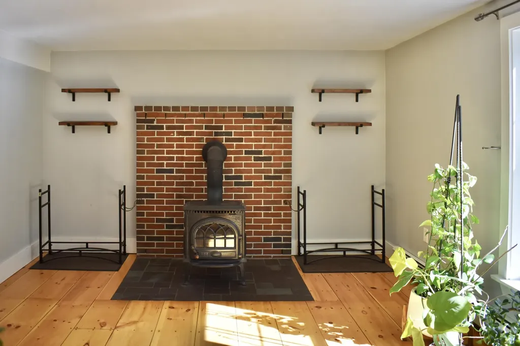 319 N Raymond Road Raymond ME 04071
