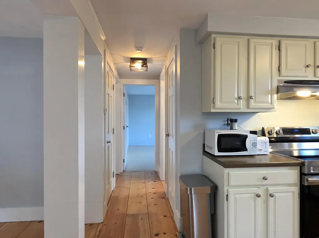 319 N Raymond Road Raymond ME 04071
