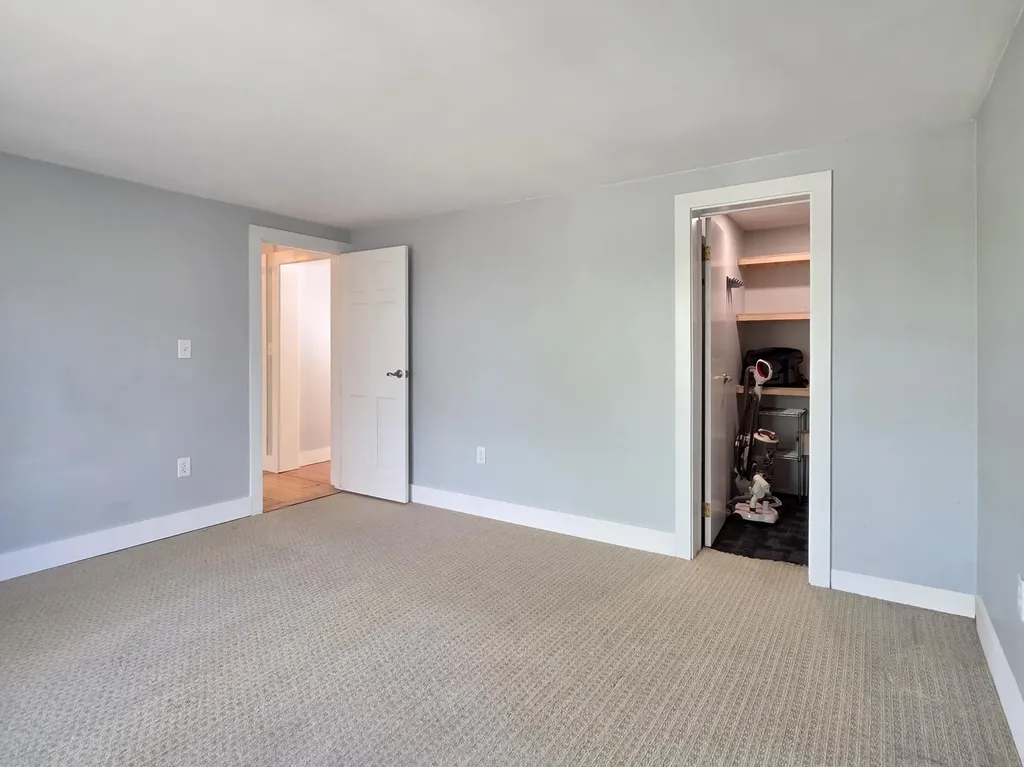 319 N Raymond Road Raymond ME 04071