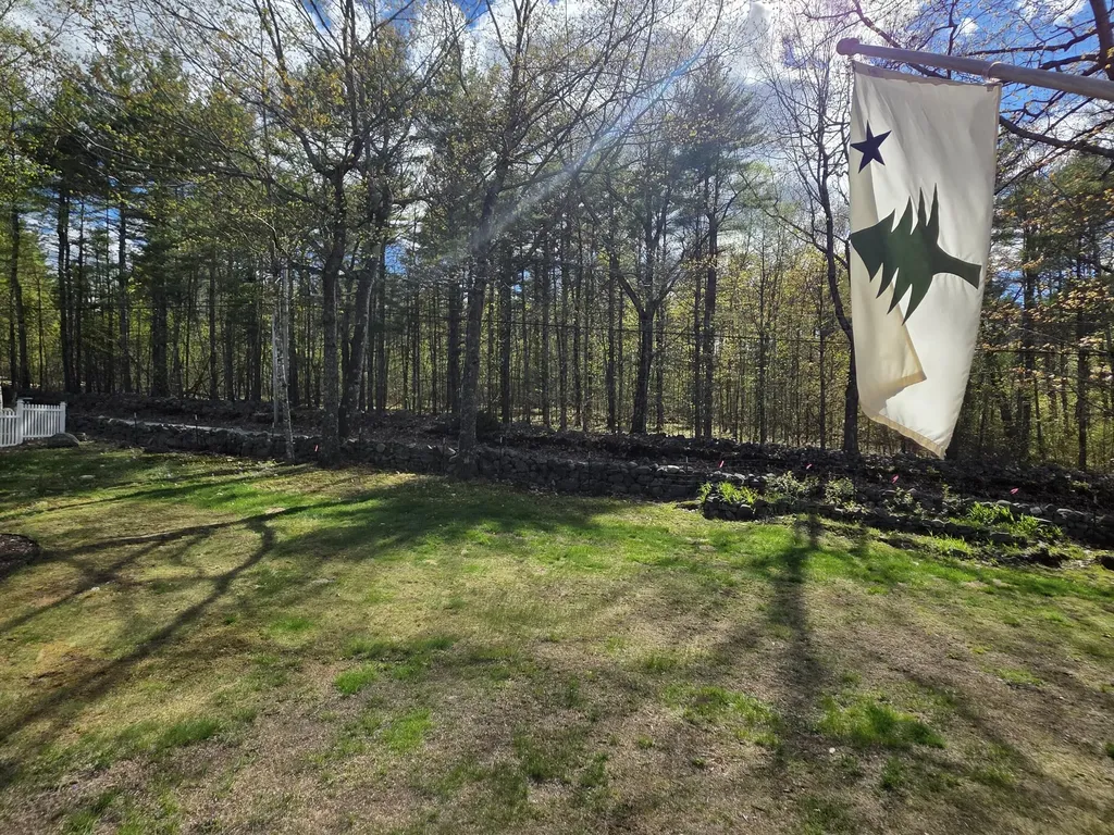 319 N Raymond Road Raymond ME 04071