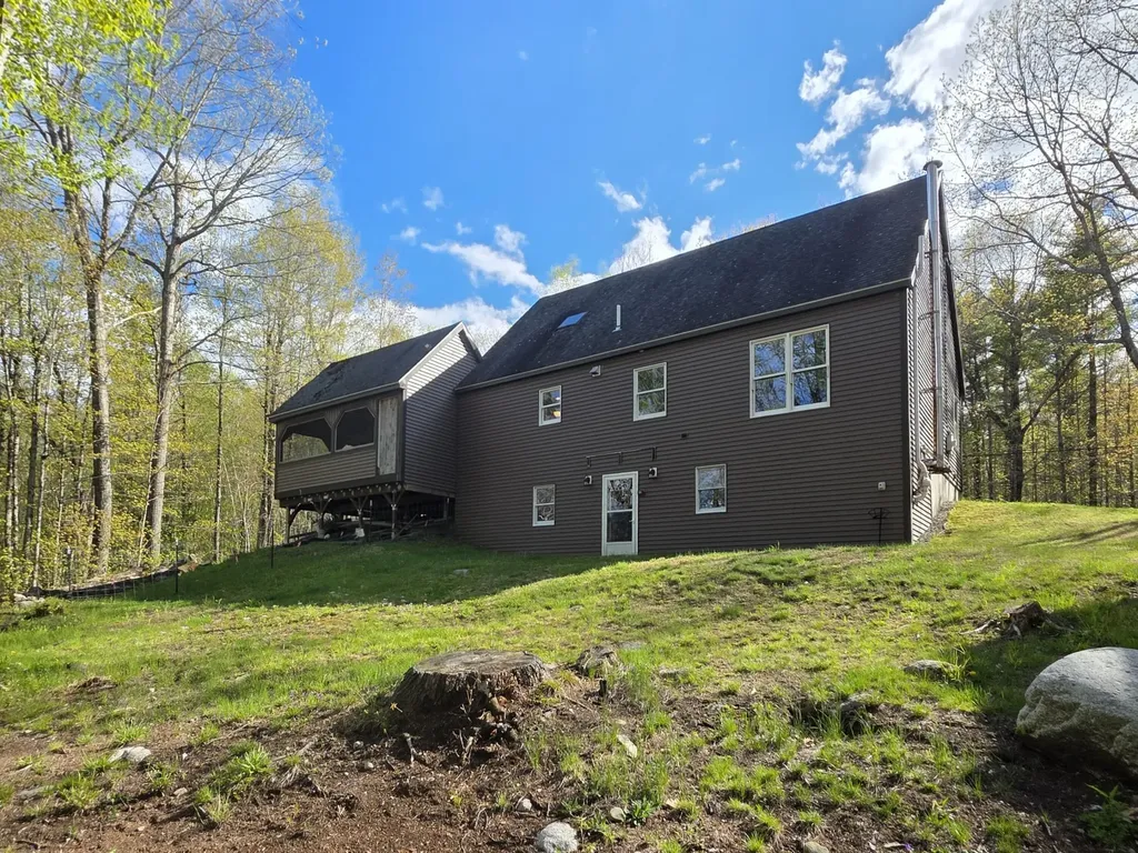 319 N Raymond Road Raymond ME 04071