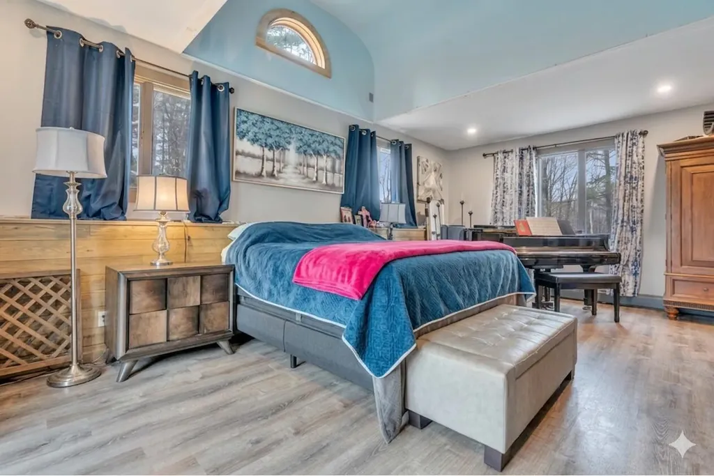 28 Oakledge Hills Road Raymond ME 04071