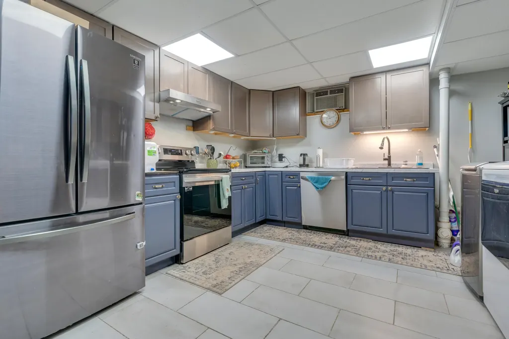 28 Oakledge Hills Road Raymond ME 04071