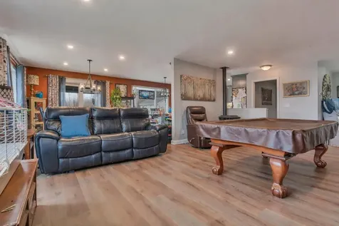 28 Oakledge Hills Road Raymond ME 04071