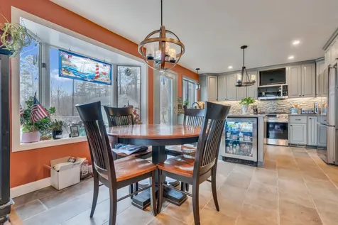 28 Oakledge Hills Road Raymond ME 04071