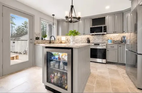 28 Oakledge Hills Road Raymond ME 04071
