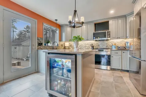 28 Oakledge Hills Road Raymond ME 04071