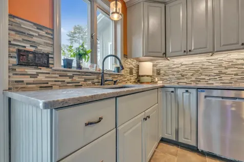 28 Oakledge Hills Road Raymond ME 04071
