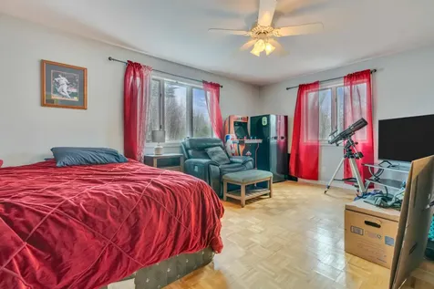 28 Oakledge Hills Road Raymond ME 04071