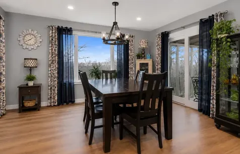 28 Oakledge Hills Road Raymond ME 04071