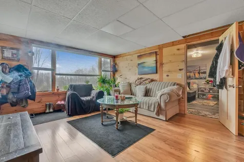 28 Oakledge Hills Road Raymond ME 04071