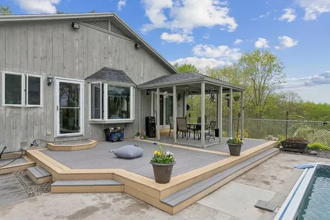 28 Oakledge Hills Road Raymond ME 04071