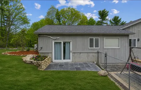 28 Oakledge Hills Road Raymond ME 04071