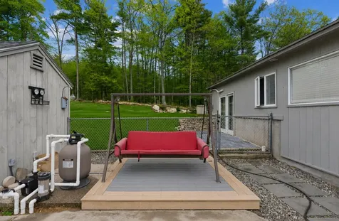 28 Oakledge Hills Road Raymond ME 04071