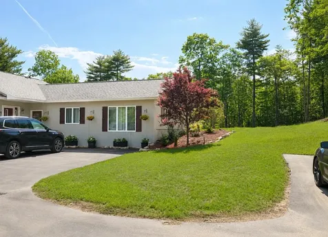 28 Oakledge Hills Road Raymond ME 04071