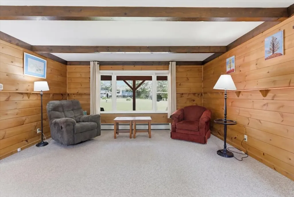43 Holmes Road Winthrop ME 04364
