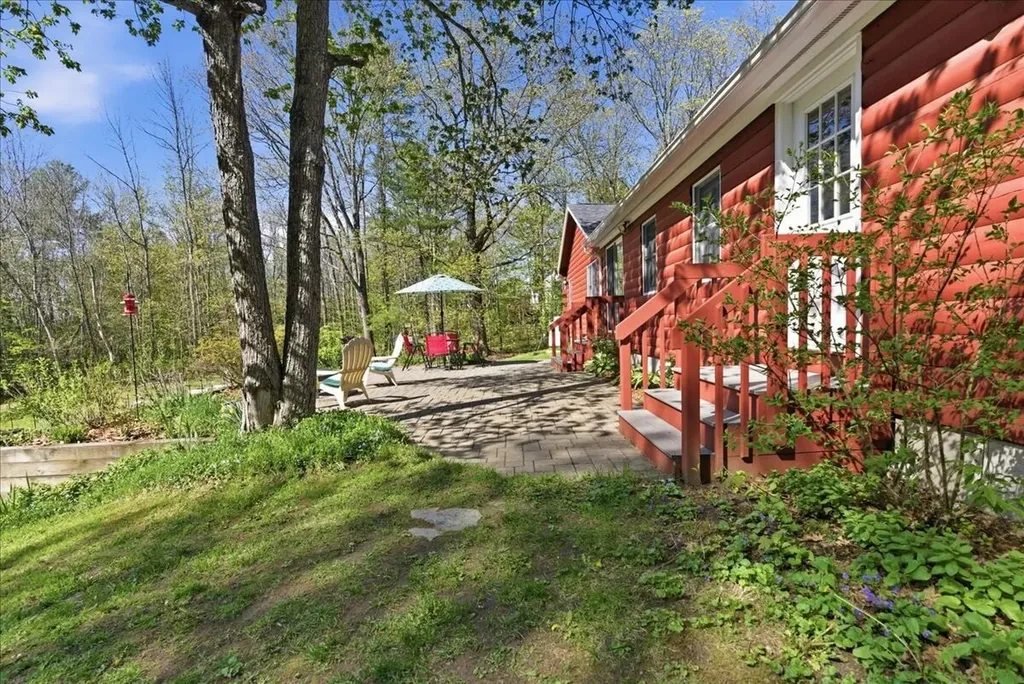 43 Holmes Road Winthrop ME 04364