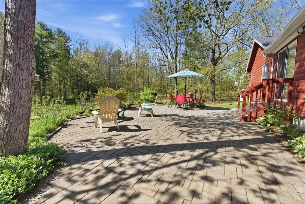 43 Holmes Road Winthrop ME 04364