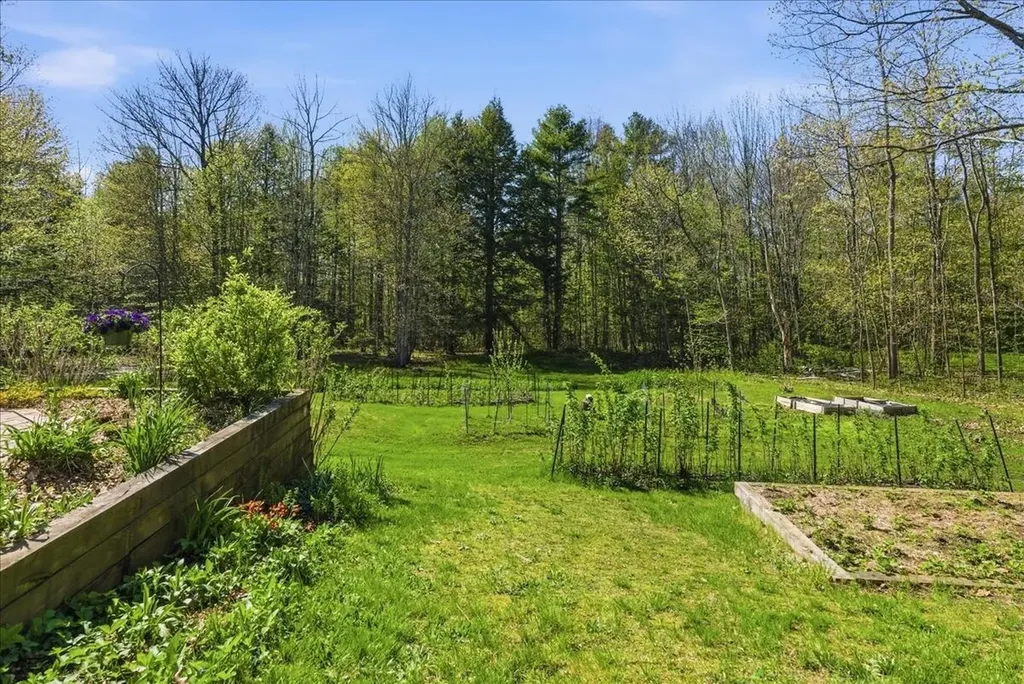 43 Holmes Road Winthrop ME 04364