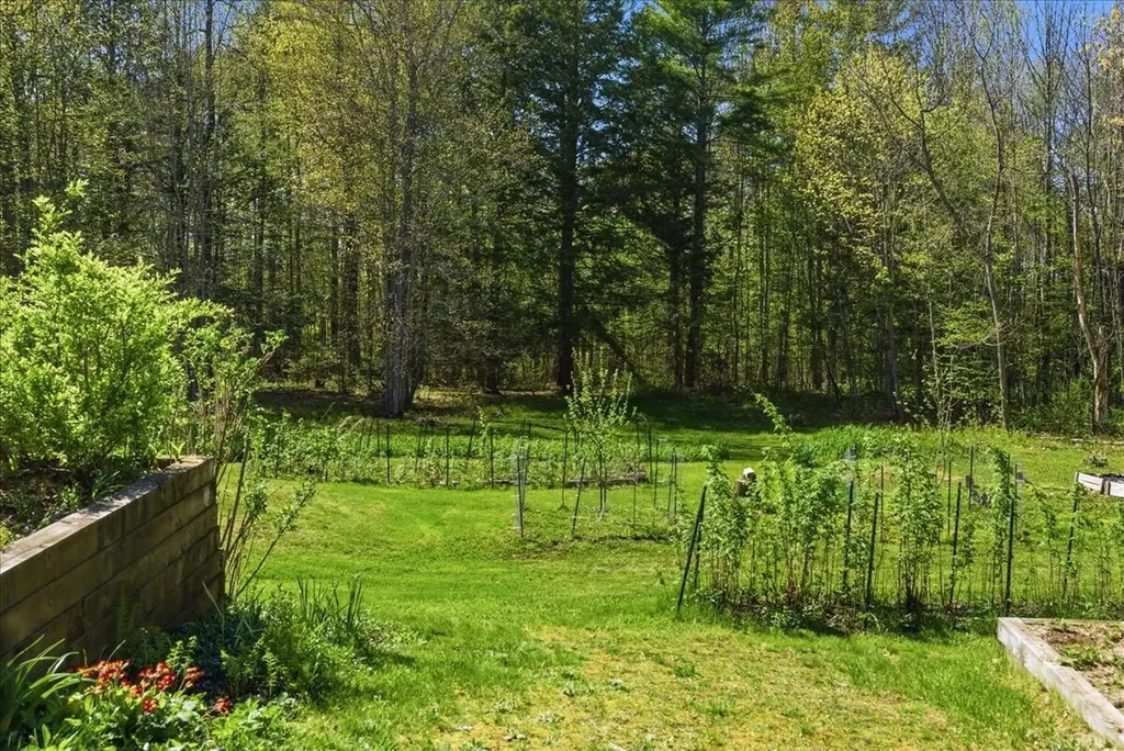 43 Holmes Road Winthrop ME 04364