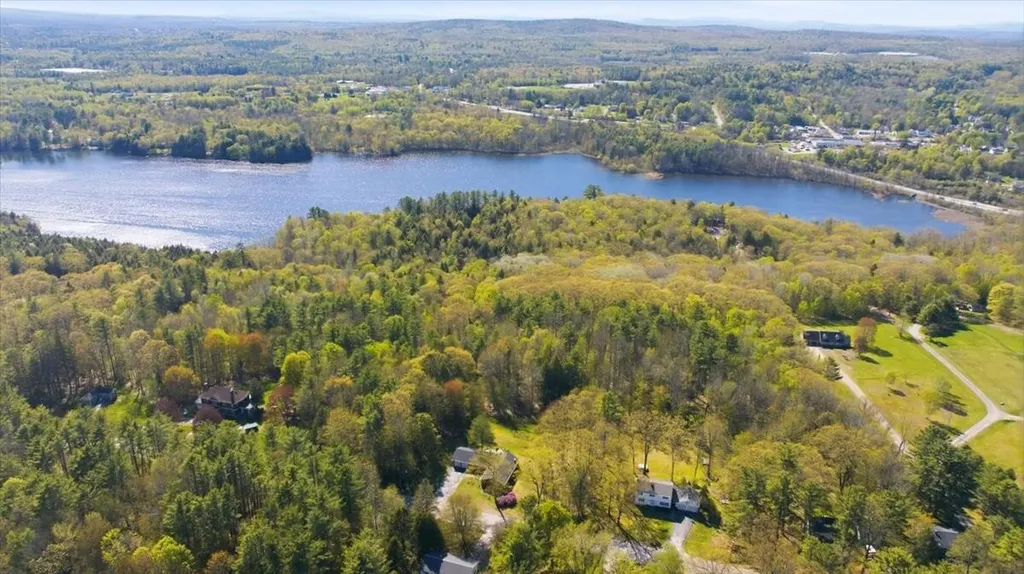 43 Holmes Road Winthrop ME 04364