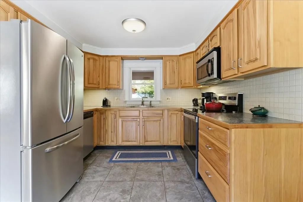 43 Holmes Road Winthrop ME 04364
