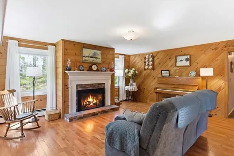 43 Holmes Road Winthrop ME 04364