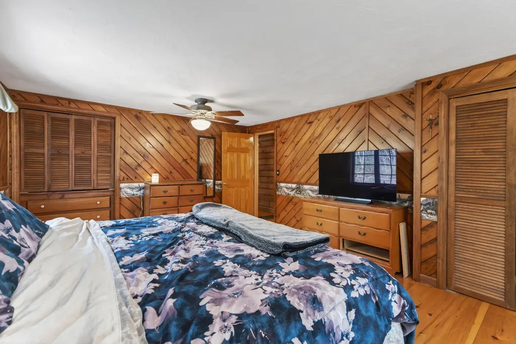 30 Horse Point Road Belgrade ME 04917