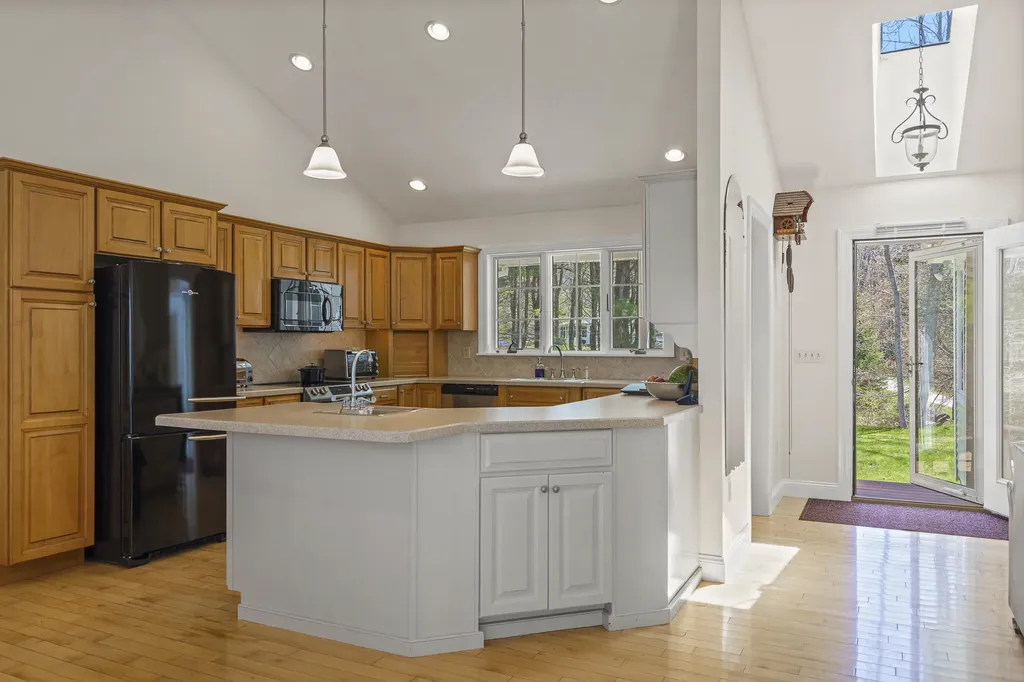 23 Sunny Acres Lane Boothbay ME 04537