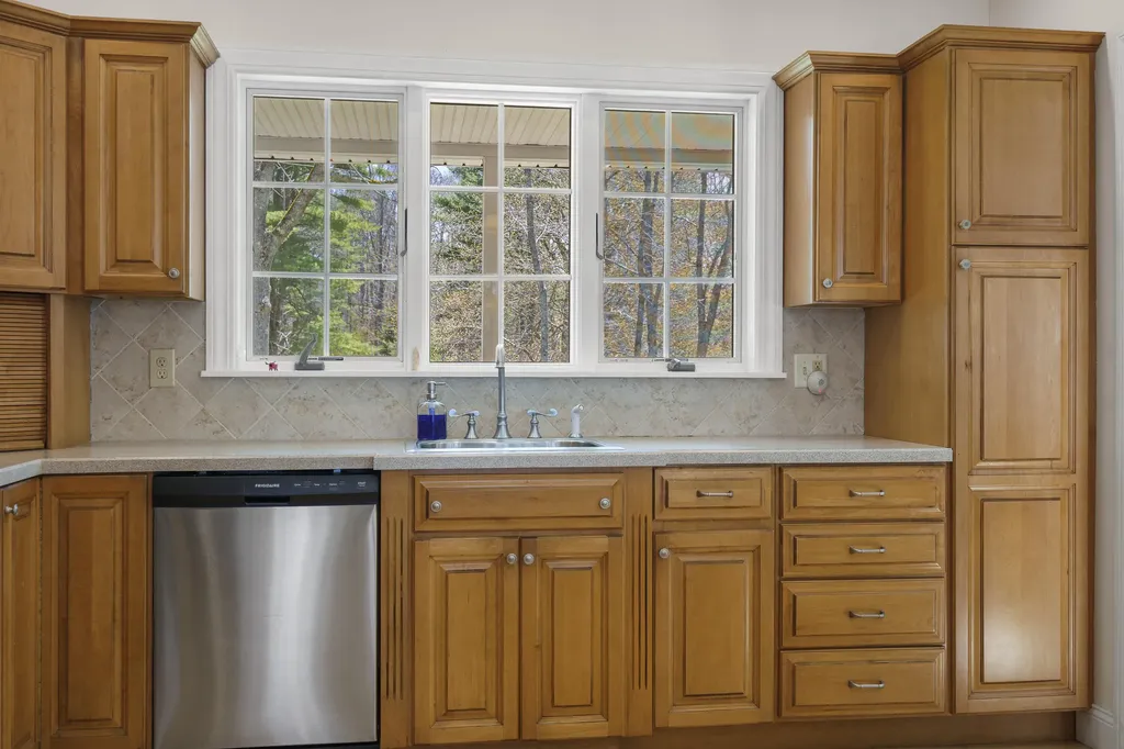 23 Sunny Acres Lane Boothbay ME 04537