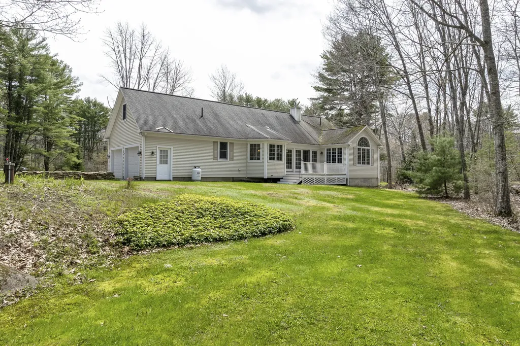 23 Sunny Acres Lane Boothbay ME 04537