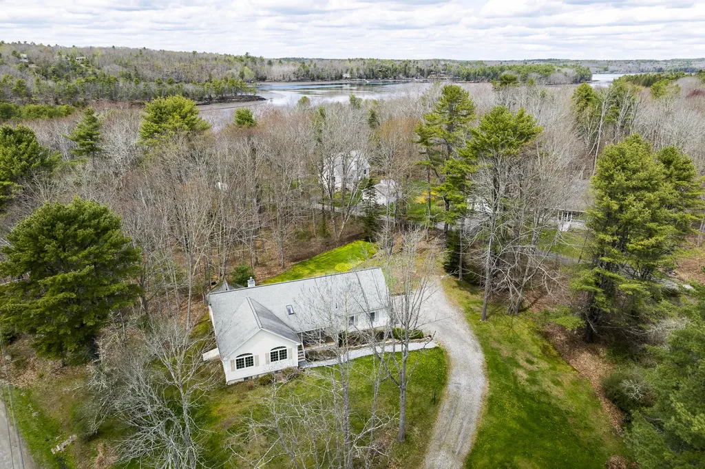 23 Sunny Acres Lane Boothbay ME 04537